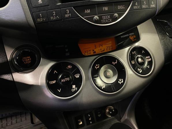 Toyota RAV4 III (XA30) с пробегом 2006 года, цена 1 180 000 рублей, 271812 км, внедорожник, Автокод Объявления