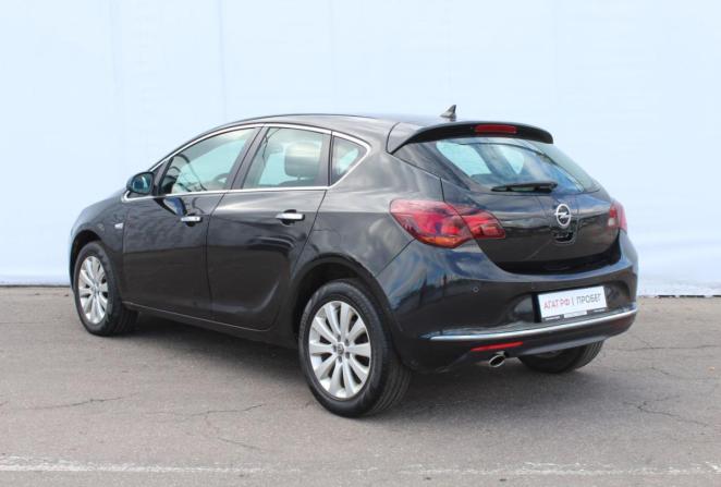 Opel Astra J Рестайлинг с пробегом 2013 года, цена 800 000 рублей, 202223 км, хэтчбек, Автокод Объявления