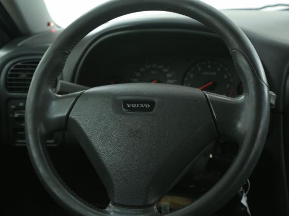 Volvo V40 I Рестайлинг с пробегом 2003 года, цена 288 000 рублей, 242000 км, универсал, Автокод Объявления