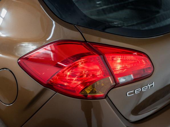 Kia Ceed II Рестайлинг с пробегом 2017 года, цена 1 349 000 рублей, 92050 км, хэтчбек, Автокод Объявления