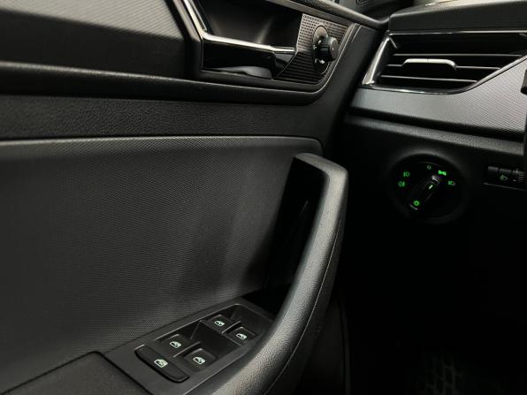 Skoda Rapid II с пробегом 2021 года, цена 1 490 000 рублей, 95647 км, лифтбек, Автокод Объявления