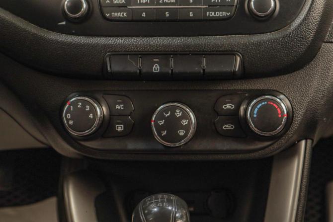 Kia Ceed II с пробегом 2013 года, цена 799 000 рублей, 215000 км, хэтчбек, Автокод Объявления