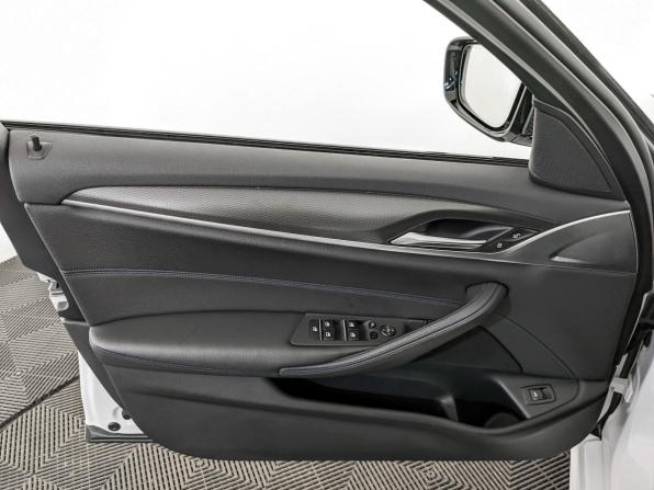 BMW 5 серии VII (G30/G31/G38) Рестайлинг с пробегом 2021 года, цена 4 265 000 рублей, 117780 км, седан, Автокод Объявления