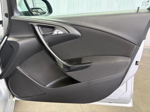 Opel Astra J Рестайлинг с пробегом 2015 года, цена 847 000 рублей, 237524 км, универсал, Автокод Объявления