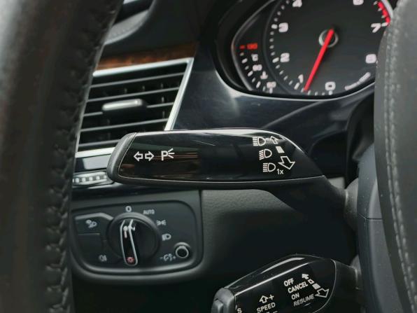 Audi A8 III (D4) Рестайлинг с пробегом 2014 года, цена 1 889 000 рублей, 259854 км, седан, Автокод Объявления
