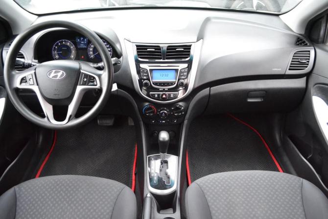 Hyundai Solaris I с пробегом 2012 года, цена 750 000 рублей, 171560 км, хэтчбек, Автокод Объявления