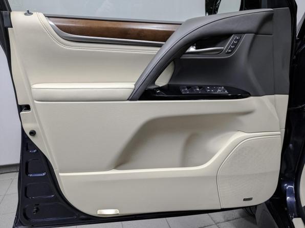 Lexus LX III Рестайлинг 2 с пробегом 2016 года, цена 6 800 000 рублей, 132174 км, внедорожник, Автокод Объявления