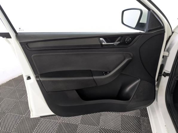 Skoda Rapid I Рестайлинг с пробегом 2019 года, цена 1 260 000 рублей, 134689 км, лифтбек, Автокод Объявления