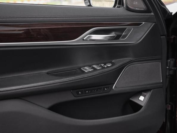 BMW 7 серии VI (G11/G12) Рестайлинг с пробегом 2019 года, цена 5 290 000 рублей, 93275 км, седан, Автокод Объявления