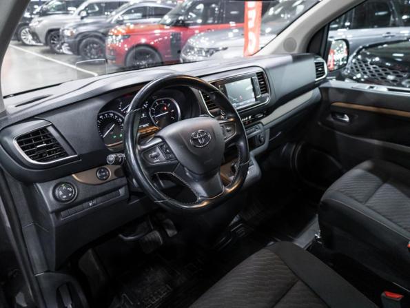 Toyota ProAce II с пробегом 2018 года, цена 3 350 000 рублей, 93000 км, минивэн, Автокод Объявления