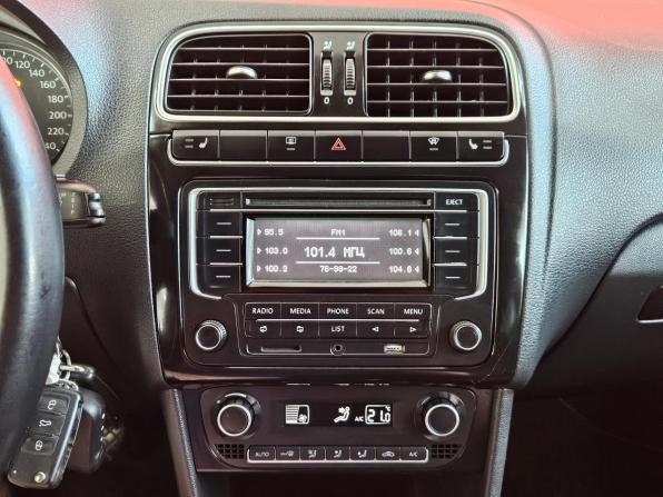 Volkswagen Polo V с пробегом 2014 года, цена 740 000 рублей, 209990 км, седан, Автокод Объявления