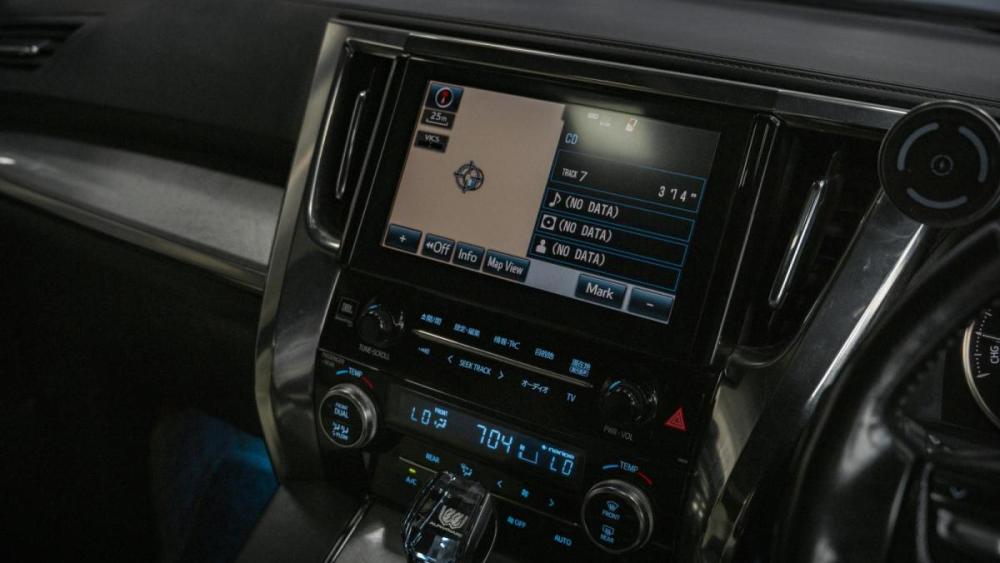 Toyota Alphard III Рестайлинг Благовещенск  - изображение 28