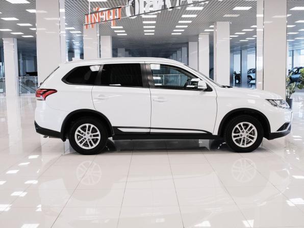 Mitsubishi Outlander III Рестайлинг 3 с пробегом 2018 года, цена 1 819 000 рублей, 136613 км, внедорожник, Автокод Объявления