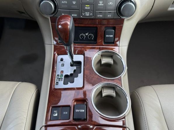 Toyota Highlander II (XU40) Рестайлинг с пробегом 2011 года, цена 1 950 000 рублей, 267496 км, внедорожник, Автокод Объявления