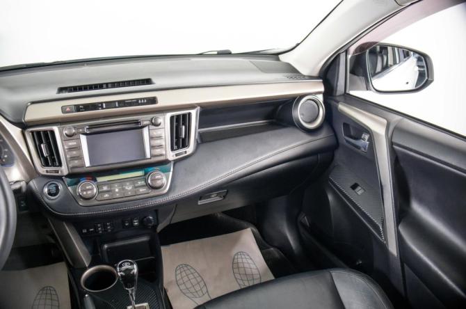 Toyota RAV4 IV (XA40) с пробегом 2013 года, цена 1 799 000 рублей, 180971 км, внедорожник, Автокод Объявления