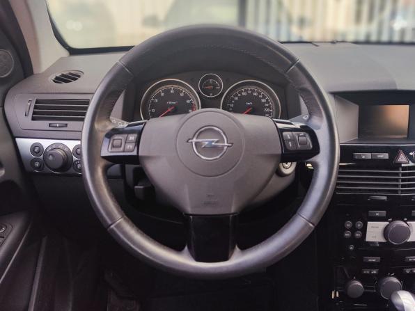 Opel Astra H Рестайлинг с пробегом 2010 года, цена 645 000 рублей, 165882 км, хэтчбек, Автокод Объявления