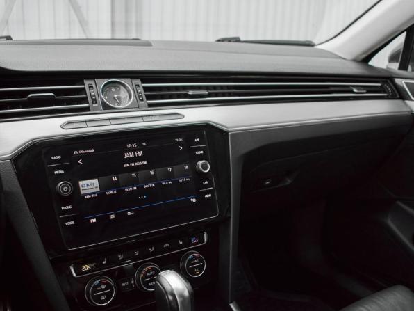 Volkswagen Passat B8 с пробегом 2019 года, цена 2 200 000 рублей, 71191 км, седан, Автокод Объявления