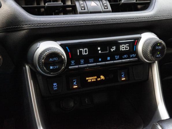 Toyota RAV4 V (XA50) с пробегом 2021 года, цена 3 199 000 рублей, 132715 км, внедорожник, Автокод Объявления