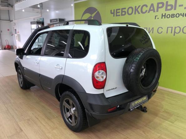 Chevrolet Niva I Рестайлинг с пробегом 2017 года, цена 680 000 рублей, 140940 км, внедорожник, Автокод Объявления