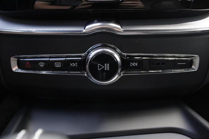 Volvo XC60 II с пробегом 2021 года, цена 3 890 000 рублей, 167911 км, внедорожник, Автокод Объявления