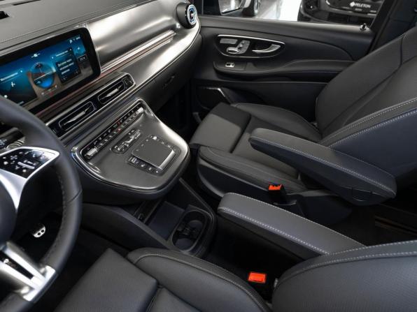 Mercedes-Benz V-Класс III (W447) Рестайлинг 2 с пробегом 2026 года, цена 14 250 000 рублей, 20 км, минивэн, Автокод Объявления
