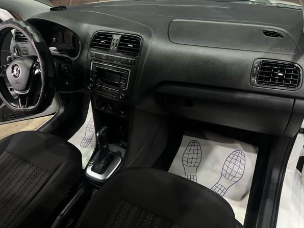 Volkswagen Polo V Рестайлинг с пробегом 2017 года, цена 879 000 рублей, 223779 км, седан, Автокод Объявления