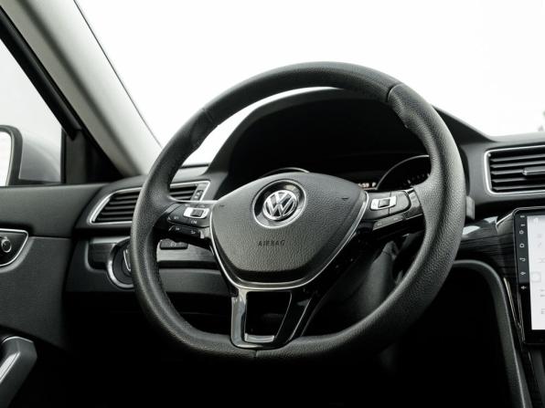 Volkswagen Passat (North America and China) I Рестайлинг с пробегом 2016 года, цена 1 350 000 рублей, 230061 км, седан, Автокод Объявления