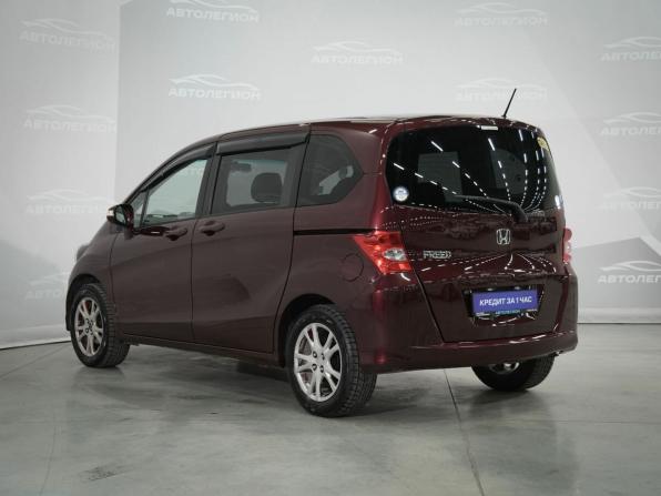 Honda Freed I с пробегом 2010 года, цена 920 000 рублей, 231950 км, компактвэн, Автокод Объявления