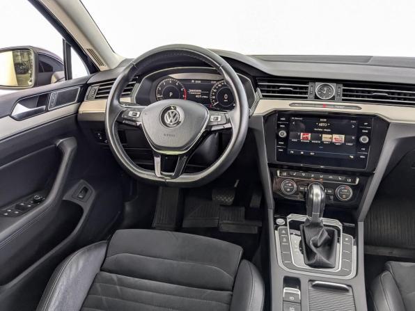 Volkswagen Passat B8 с пробегом 2018 года, цена 2 645 000 рублей, 66799 км, седан, Автокод Объявления