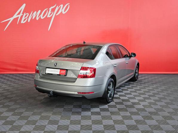 Skoda Octavia III (A7) Рестайлинг с пробегом 2017 года, цена 1 499 000 рублей, 122000 км, лифтбек, Автокод Объявления