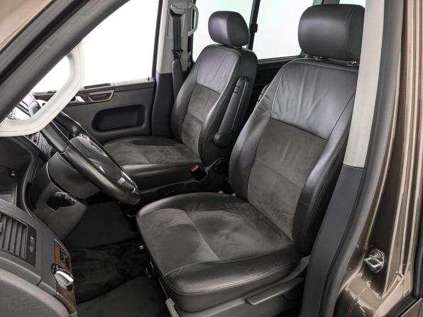Volkswagen Multivan T5 Рестайлинг с пробегом 2012 года, цена 2 750 000 рублей, 122609 км, минивэн, Автокод Объявления