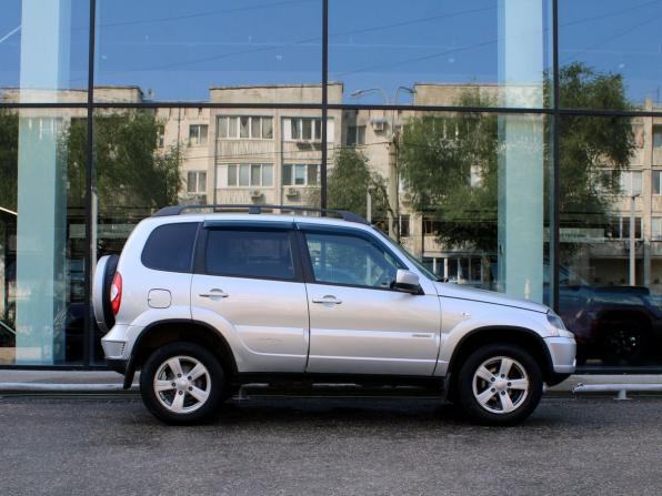 Chevrolet Niva I Рестайлинг с пробегом 2017 года, цена 810 000 рублей, 65166 км, внедорожник, Автокод Объявления