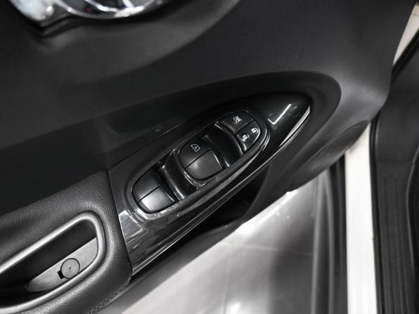 Nissan Juke I Рестайлинг с пробегом 2018 года, цена 1 575 000 рублей, 115066 км, внедорожник, Автокод Объявления