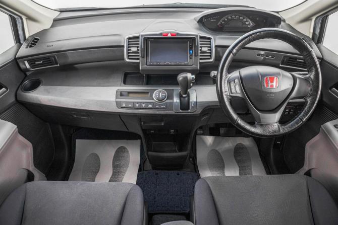 Honda Freed I с пробегом 2009 года, цена 1 379 000 рублей, 113000 км, компактвэн, Автокод Объявления