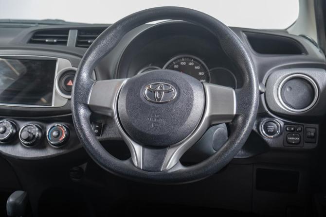 Toyota Vitz III (XP130) с пробегом 2013 года, цена 1 099 000 рублей, 78000 км, хэтчбек, Автокод Объявления