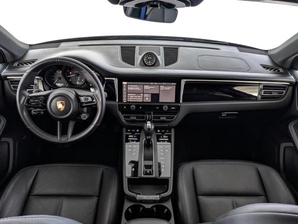 Porsche Macan I Рестайлинг 2 с пробегом 2023 года, цена 6 895 000 рублей, 3249 км, внедорожник, Автокод Объявления