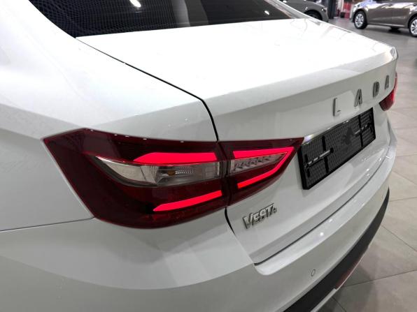 Lada (ВАЗ) Vesta I Рестайлинг (NG) с пробегом 2024 года, цена 1 349 000 рублей, 44500 км, седан, Автокод Объявления