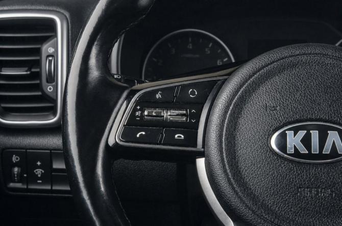 Kia Sportage IV Рестайлинг с пробегом 2018 года, цена 2 179 000 рублей, 139000 км, внедорожник, Автокод Объявления