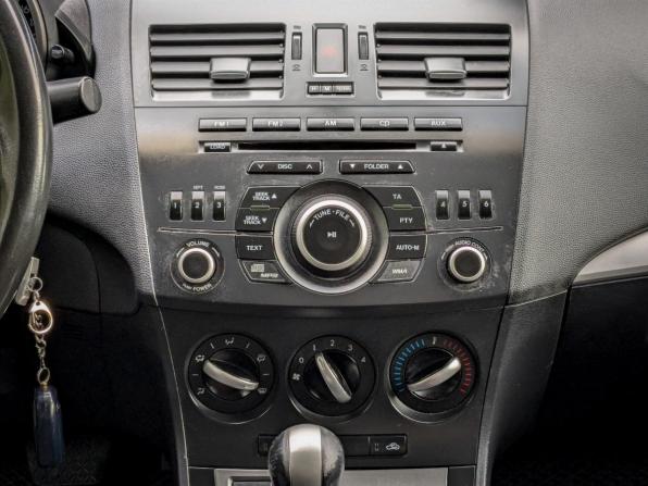 Mazda 3 II (BL) Рестайлинг с пробегом 2012 года, цена 949 900 рублей, 176000 км, седан, Автокод Объявления