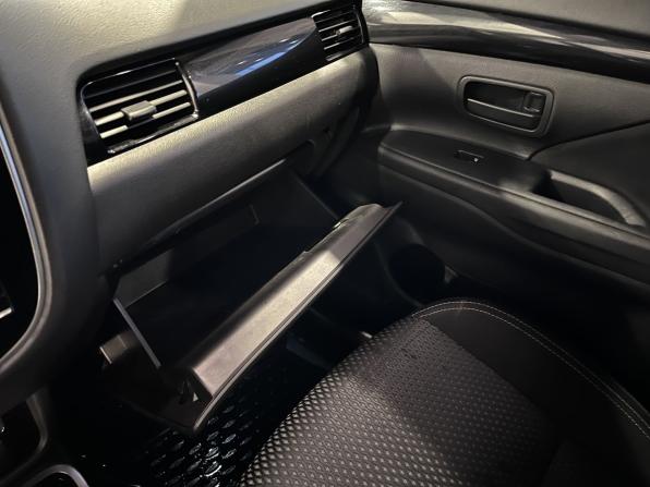 Mitsubishi Outlander III Рестайлинг 3 с пробегом 2021 года, цена 1 999 000 рублей, 114830 км, внедорожник, Автокод Объявления