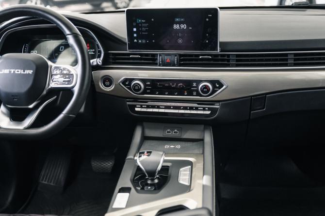 JETOUR X70 I Рестайлинг 2 с пробегом 2024 года, цена 2 050 000 рублей, 33000 км, внедорожник, Автокод Объявления