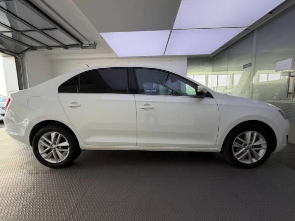 Skoda Rapid I Рестайлинг с пробегом 2018 года, цена 999 000 рублей, 248388 км, лифтбек, Автокод Объявления
