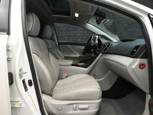 Toyota Venza I Рестайлинг с пробегом 2013 года, цена 2 300 000 рублей, 260049 км, внедорожник, Автокод Объявления
