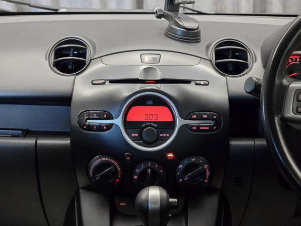 Mazda Demio III (DE) с пробегом 2013 года, цена 755 000 рублей, 111600 км, хэтчбек, Автокод Объявления