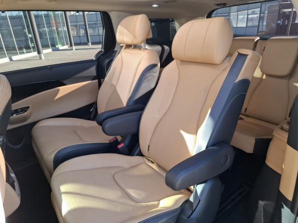 Kia Carnival IV с пробегом 2023 года, цена 5 390 000 рублей, 35219 км, минивэн, Автокод Объявления