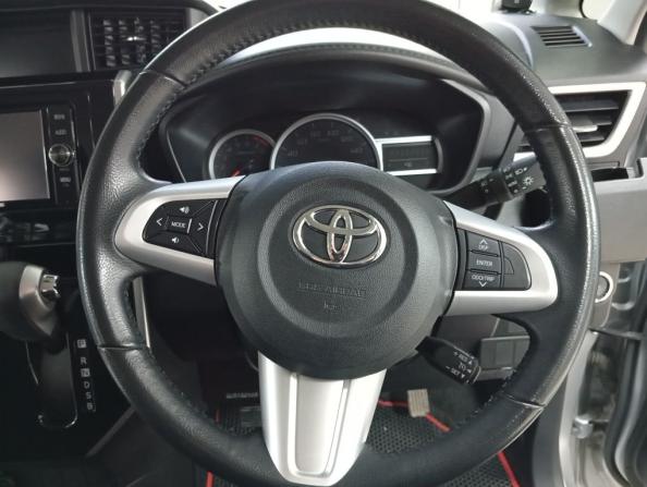 Toyota Roomy I с пробегом 2017 года, цена 997 000 рублей, 32115 км, микровэн, Автокод Объявления