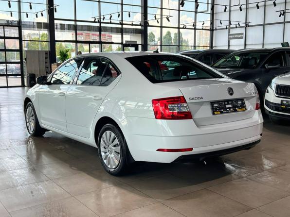 Skoda Octavia III (A7) Рестайлинг с пробегом 2017 года, цена 1 680 000 рублей, 56500 км, лифтбек, Автокод Объявления