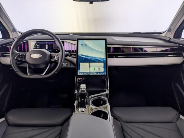 Geely Atlas II с пробегом 2024 года, цена 3 050 000 рублей, 14460 км, внедорожник, Автокод Объявления