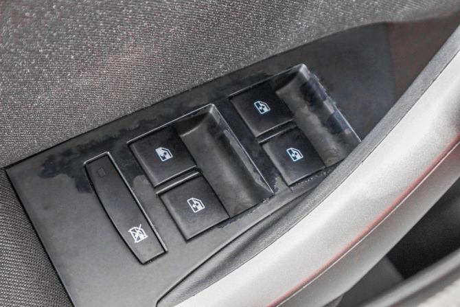 Opel Astra J с пробегом 2012 года, цена 649 000 рублей, 176000 км, хэтчбек, Автокод Объявления