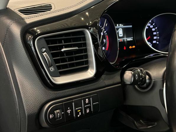 Kia Ceed III Рестайлинг с пробегом 2021 года, цена 1 690 000 рублей, 73000 км, хэтчбек, Автокод Объявления